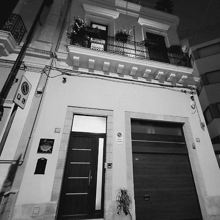Al Centro Exclusive Apartment Brindisi Bagian luar foto